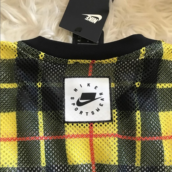 🌸 Nike crop top🌸 - Picture 4 of 4